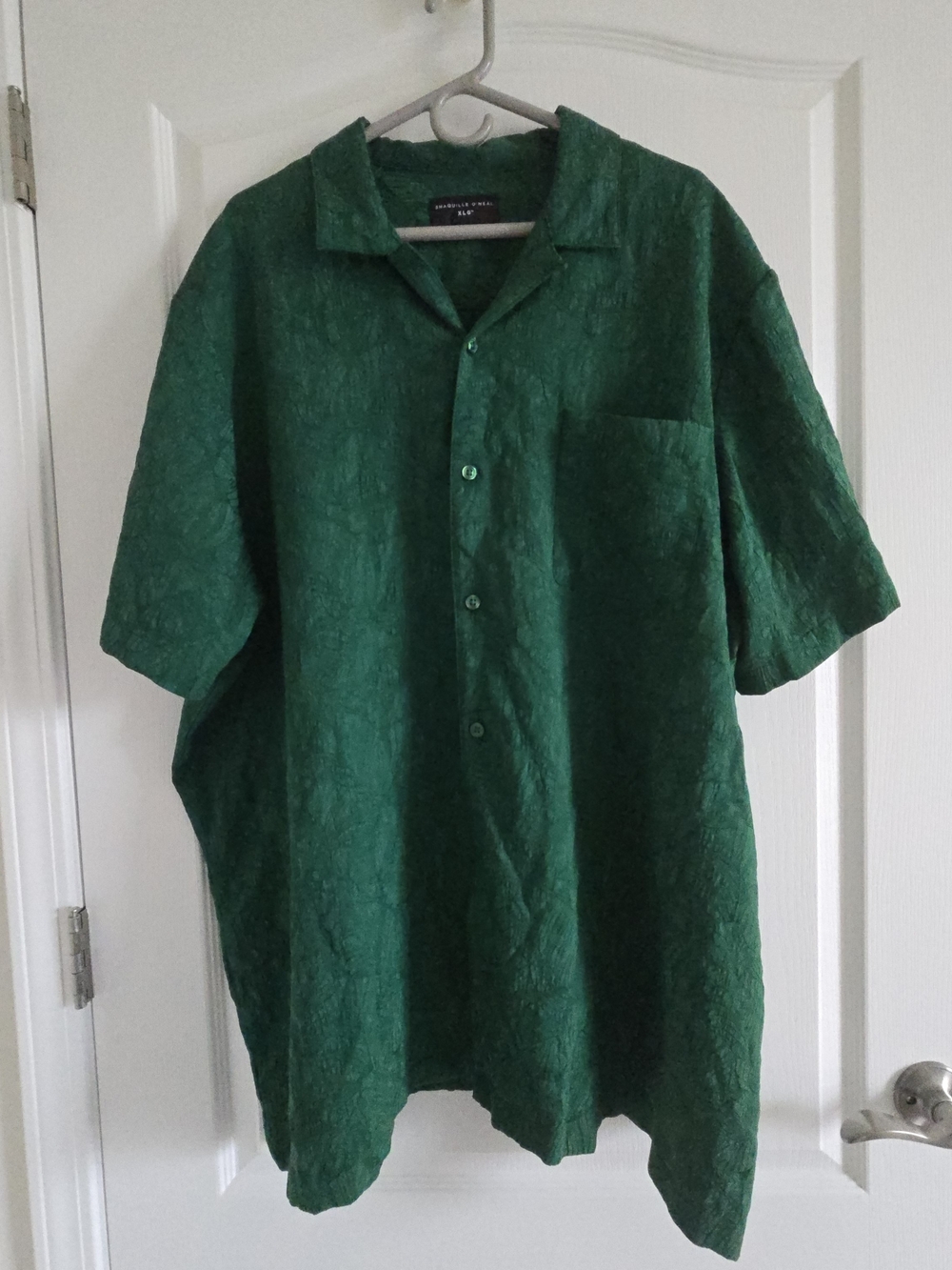 Casual Men's Dark Green Short-Sleeve Button-Down Shirt
